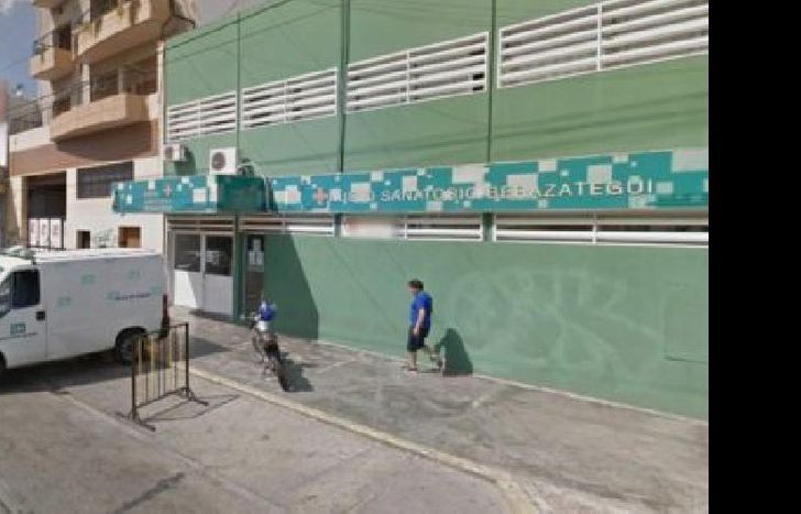 investigan por qué sucedió el error en el quirófano.