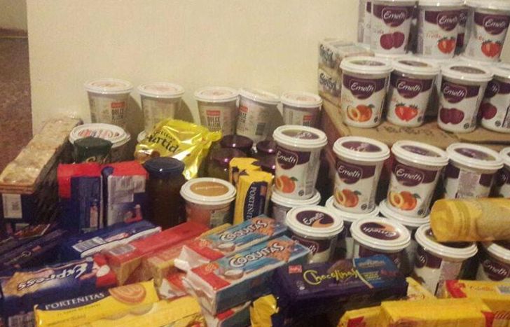 A fin de mes asisten a un mayorista con el dinero juntado para adquirir lo que el merendero necesita.