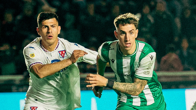 El delantero de Banfield quedó en medio de la polémica.