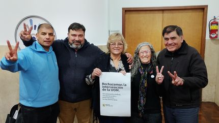 La iniciativa fue acompañada por representantes de la CGT y la CTA de Lomas. La iniciativa fue acompañada por representantes de la CGT y la CTA de Lomas.