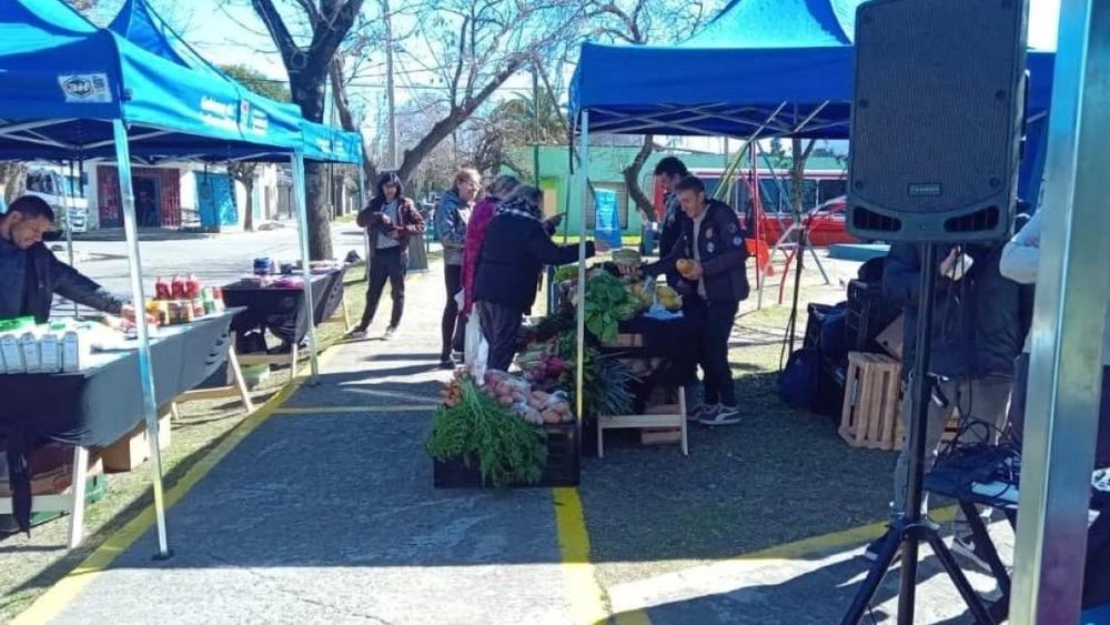 Mercados de la Comunidad sigue recorriendo los barrios.