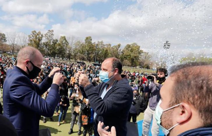 Durante un acto de cierre de campaña en Lomas.