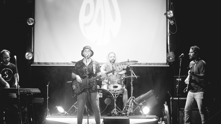 La banda, en vivo.