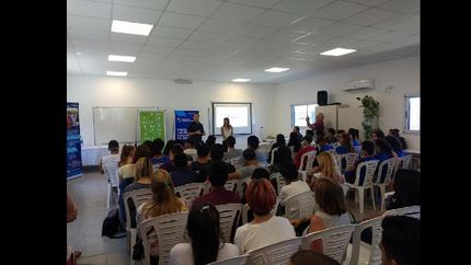 las clases se dictarán de lunes a viernes en doble turno para mujeres a partir de 14 años.