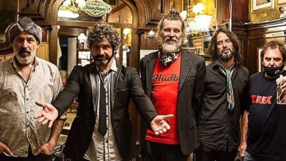 Las caballeros, de regreso.