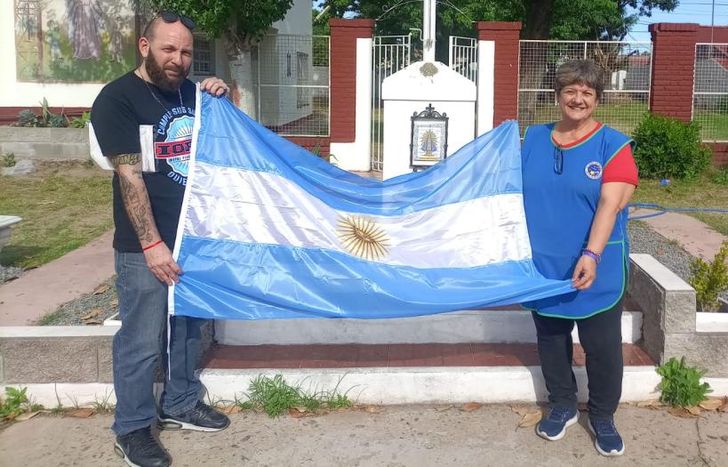 El club está comprometido con el patriotismo en las instituciones.