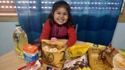 Sofi tiene intolerancia a la lactosa y al gluten. Sofi tiene intolerancia a la lactosa y al gluten.