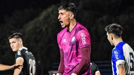 Gino Santilli, de Banfield y recorre el mundo con un golazo.