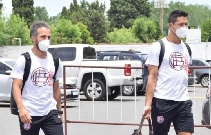 Burdisso seguirá en Lanús; Belluschi se va.