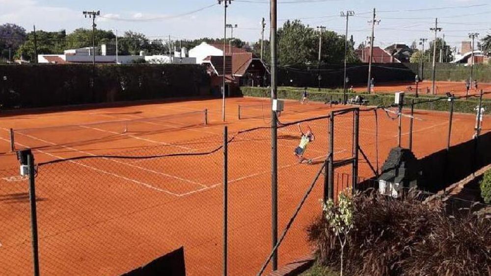 Varios deportistas talentosos pasaron por estas canchas de ladrillo.