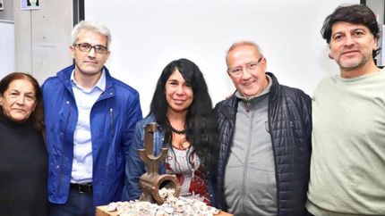 Diario La Unión | Presentaron la escultura junto a familiares, sobrevivientes y autoridades.