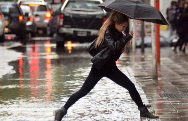 Más de mil evacuados y continúa el alerta en provincia de Buenos Aires.