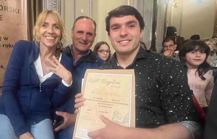 La felicidad de Laureano, junto a sus padres. Un momento que quedará grabado en su memoria.