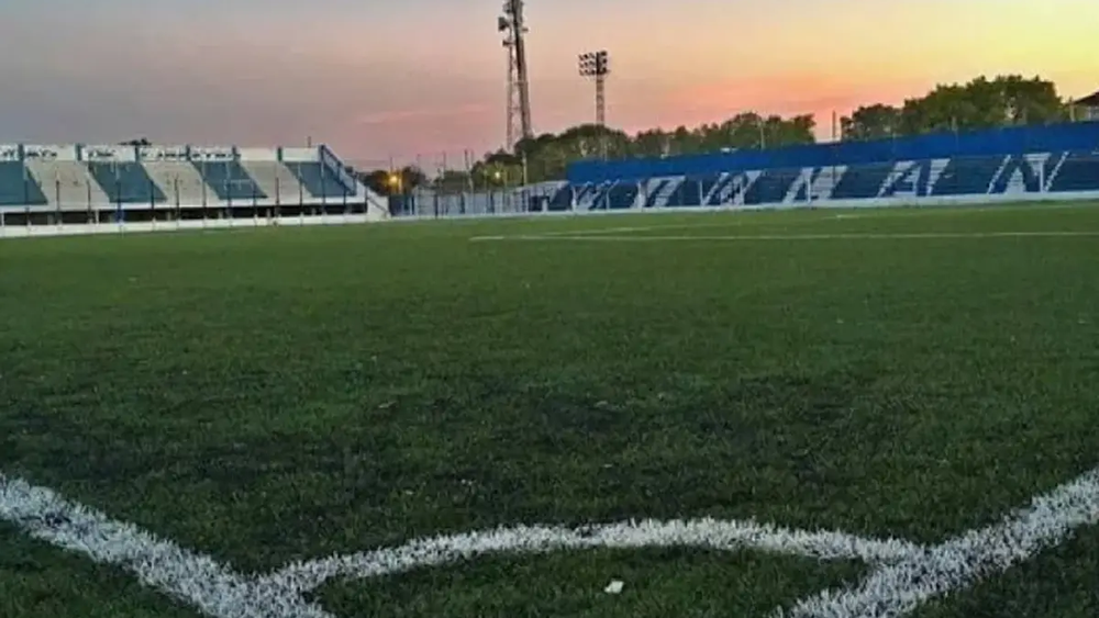 El sintético de F.C. Midland espera a Temperley.