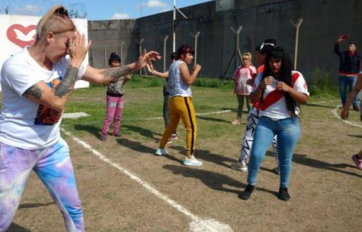 Maderna compartió una jornada con reclusos de la Unidad 40 y 58.