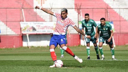 Morán define cruzado de penal y pone el 1-0 para Los Andes. Morán define cruzado de penal y pone el 1-0 para Los Andes.