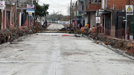 Trabajos sobre la calle Gabriel Miró, en Fiorito.