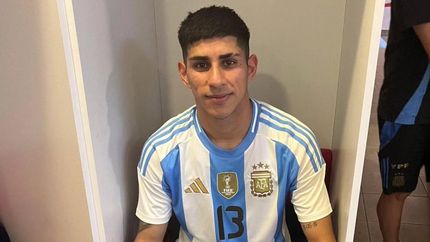 Barrientos se vestirá nuevamente de Celeste y Blanco. Barrientos se vestirá nuevamente de Celeste y Blanco.