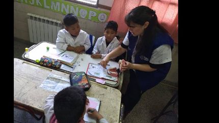 realizan controles de peso, talla, presión arterial, agudeza visual y audición.