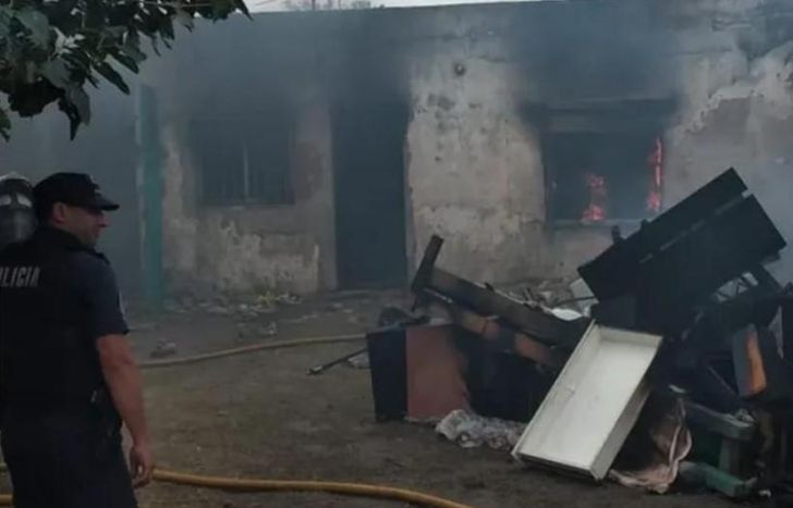 La casa de la pareja fue incendiada después de la detención.