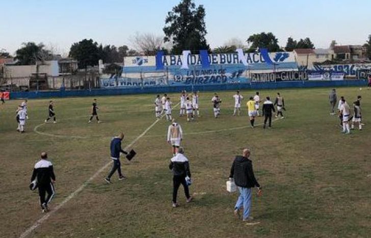 En Burzaco, los tres puntos fueron para El Porvenir.