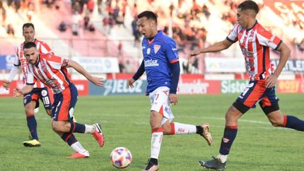 Ortiz fue el mejor jugador del Milrayitas ante el Tallarín. Ortiz fue el mejor jugador del Milrayitas ante el Tallarín.