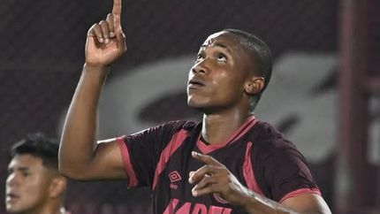 Yoshan Valois, el héroe de Lanús en el Clásico del Sur.