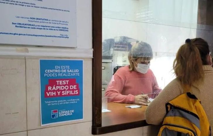 No es necesario sacar turno ni llevar una orden médica para el test.