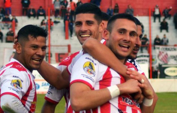 La felicidad de Palmieri tras convertir el gol del triunfo.