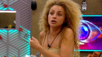 Comentario desubicado sobre Lourdes.