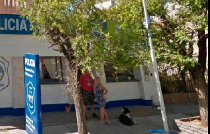 el detenido estaba en una comisaría de Caraza y los policías ofrecieron dejarlo en libertad por $30 mil.