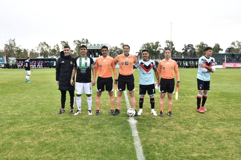 Mat&iacute;as Sproat en el sorteo.
