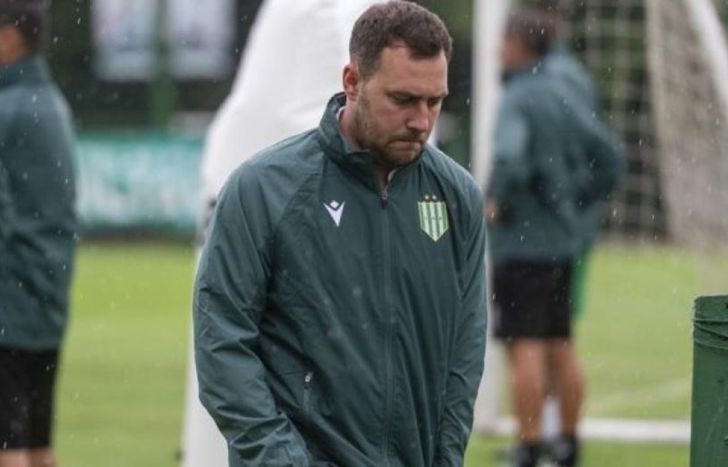 Matías Mariotto le marcó la cancha a Rodrigo Auzmendi.