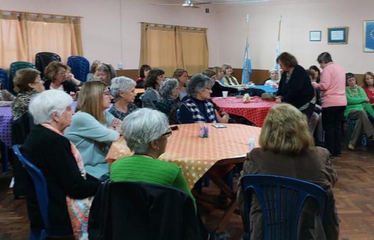 Todos los meses, desde 2007, Aoniken Cuenta apuesta por la narración y la cultura.