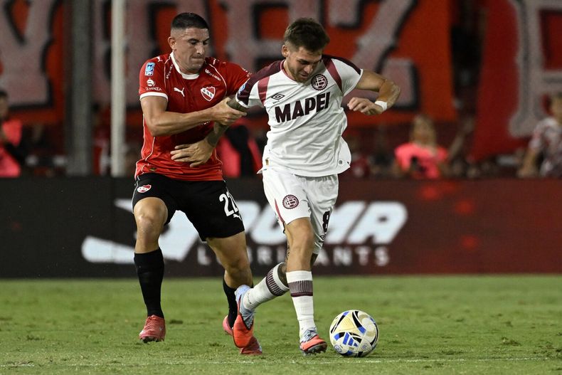 Franco Watson reemplaz&oacute; a Marcelino Moreno en Lan&uacute;s.