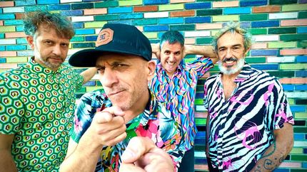 Árbol sale de gira.