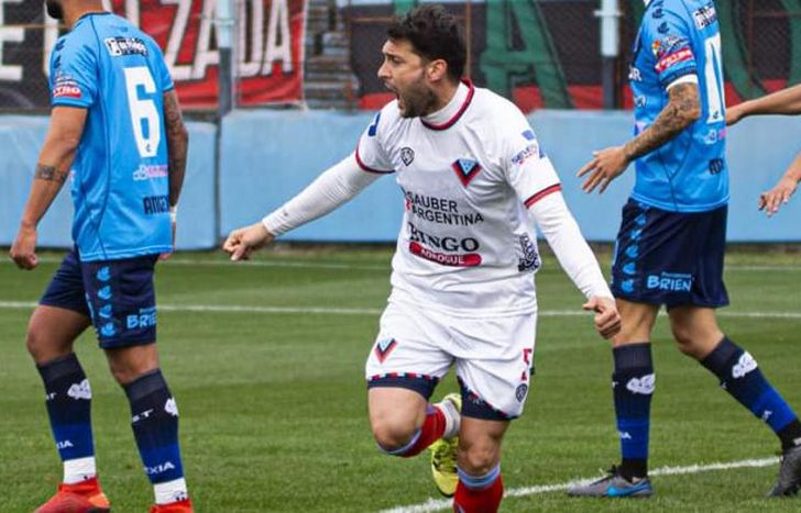 Ahora se nos viene un partido difícil con Santamarina, dijo.