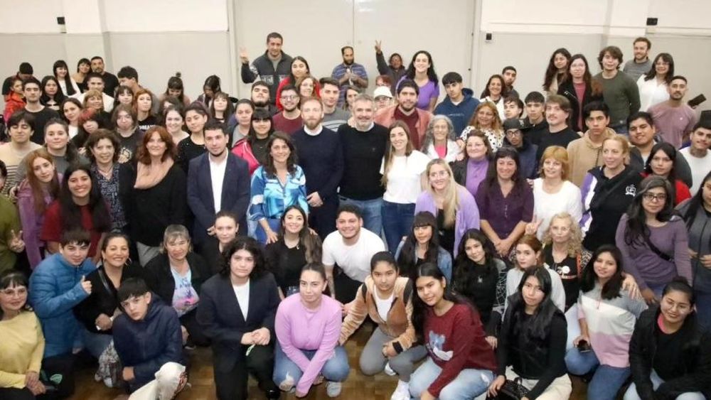 Más de 700 jóvenes de Lomas participan de la cuarta edición del programa.