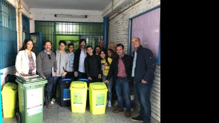 entregan kits de separacion de residuos en escuelas de llavallol