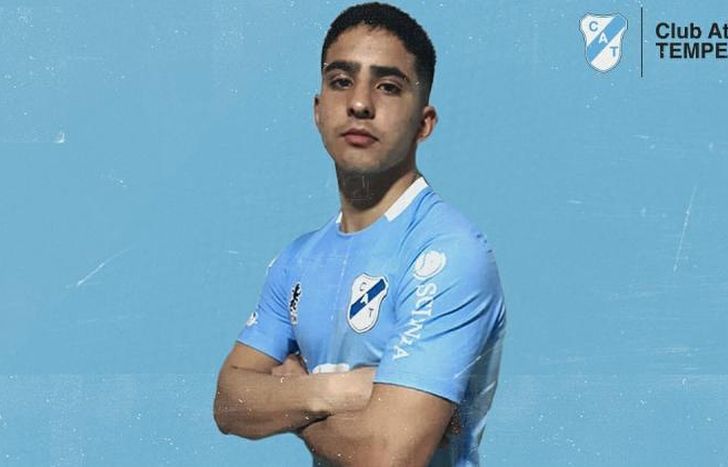 Vivas llega a potenciar la última línea del equipo.