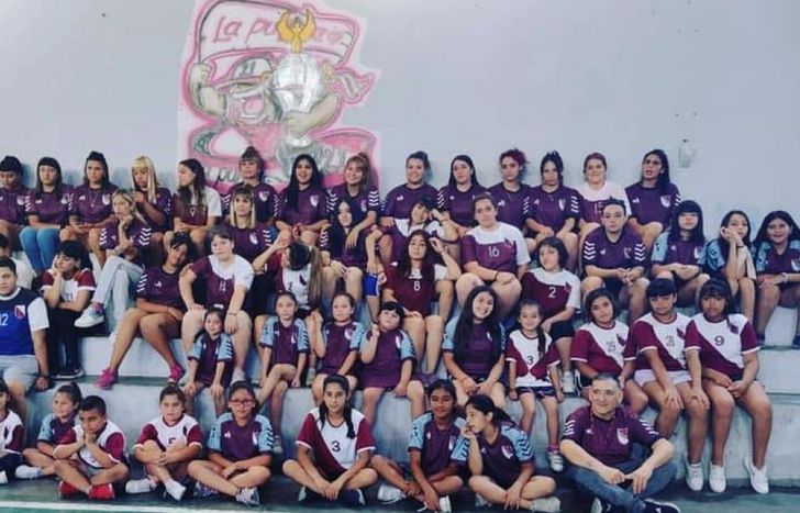 El Club 21 de Septiembre está ubicado en el barrio San José de Temperley.