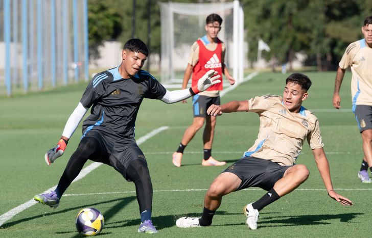 Facundo Ortellado, arquero de Banfield en la Sub-17.