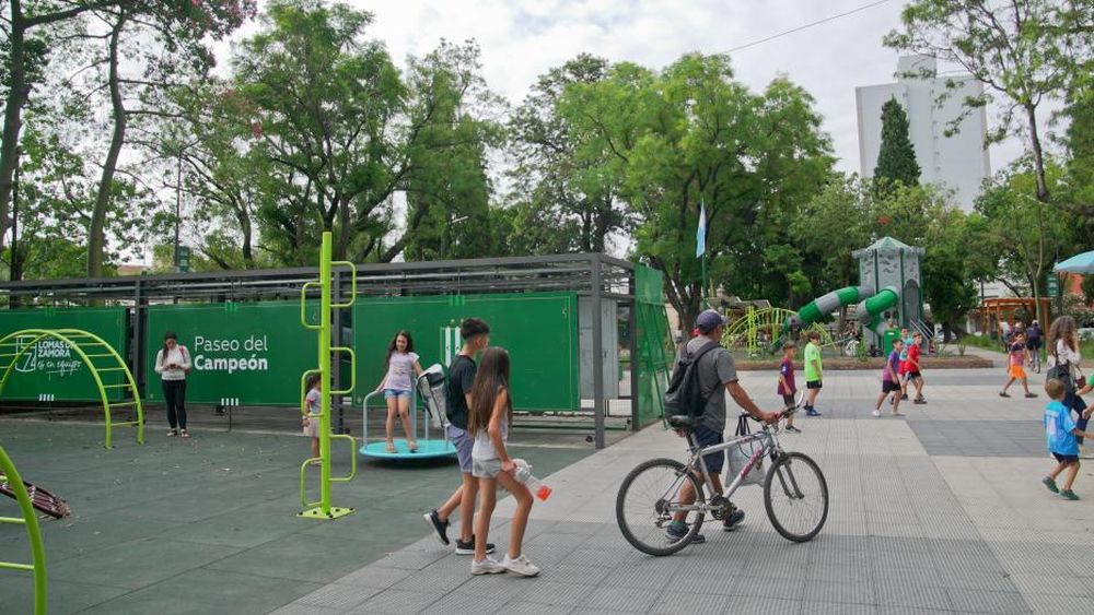 El sábado 4 de mayo llega Comunidad Banfield a la Plaza del Campeón.