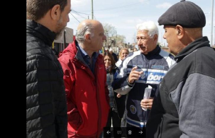 hubo charlas con los vecinos del barrio.