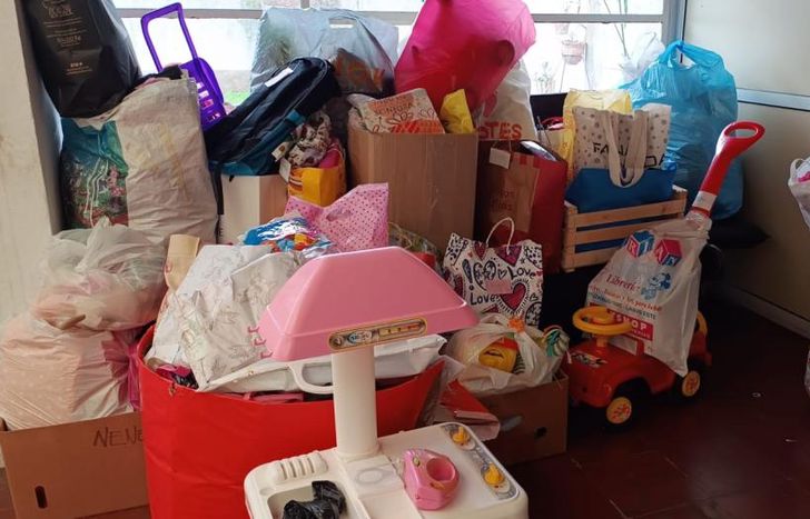Recorrieron tres merenderos de la zona para entregar lo juntado durante la colecta de juguetes y golosinas.