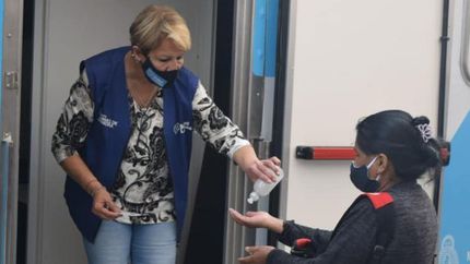 El 23,9% depende del sistema de salud público para atenderse.