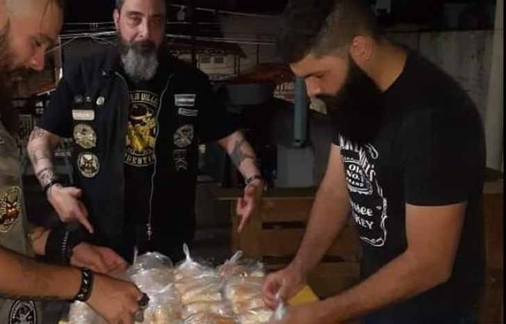 Los tres lomenses miembros de Bearded Villains Argentina.