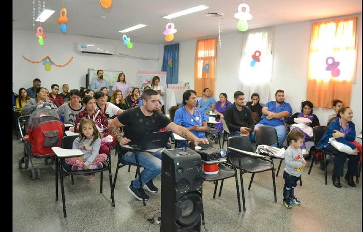Autoridades municipales, médicos, enfermeros y madres fueron parte de las actividades.