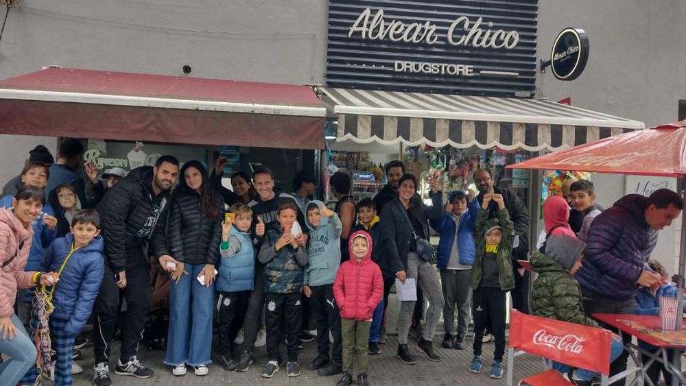 Gente de todas las edades se suman a la movida. Un ambiente sano y familiar.