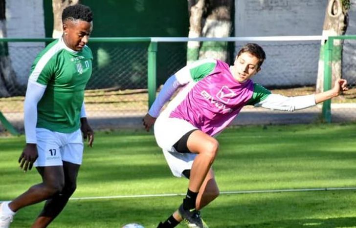 Mauricio Cuero, en una de las prácticas con pelota.